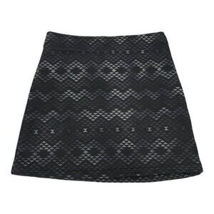 Athleta XS Aztec Print Quilted Skirt Black & Gray Polyester Spandex Blend